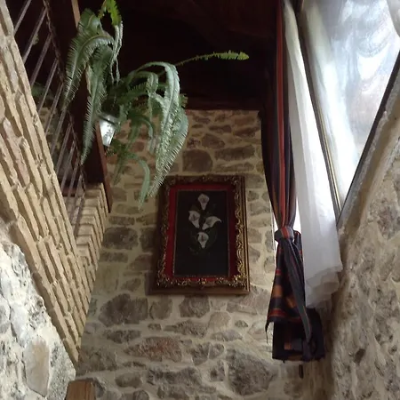 Vargiani Stone Retreat With Fireplace & View بيت للعطل *