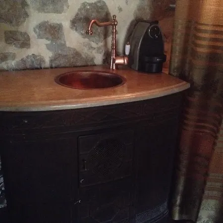 Vargiani Stone Retreat With Fireplace & View بيت للعطل Graviá