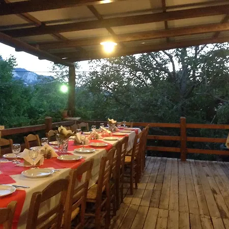 بيت للعطل Vargiani Stone Retreat With Fireplace & View *