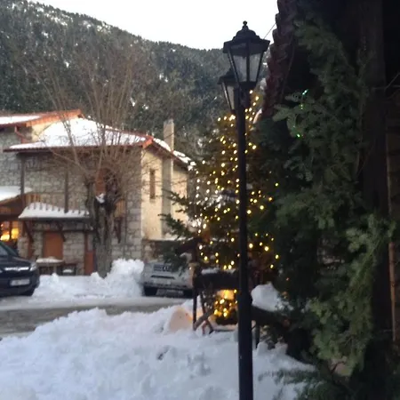 بيت للعطل Vargiani Stone Retreat With Fireplace & View *