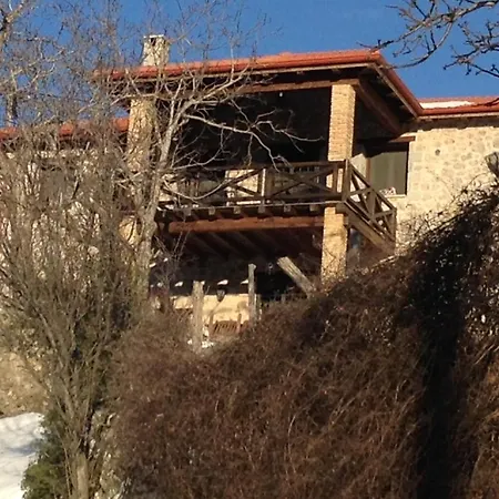 Vargiani Stone Retreat With Fireplace & View * Graviá