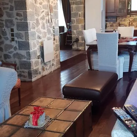 Vargiani Stone Retreat With Fireplace & View بيت للعطل Graviá