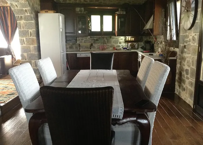 Vargiani Stone Retreat With Fireplace & View Holiday home Gravia (Amfikleia-Elateia)